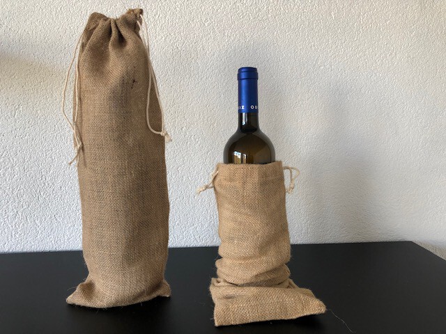 wijnfles van jute met sluitkoord 14x43 cm