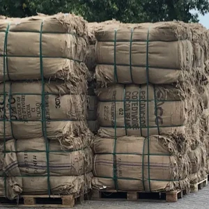 Pallet met jute zakken